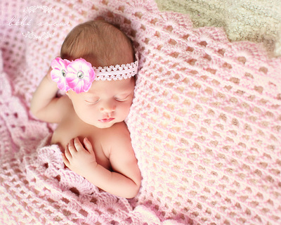 pink knit baby blanket with matching headband